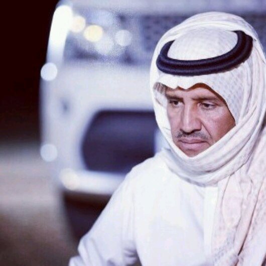 كيف انساك .. و أنتي عمري وناظري أنتي قلبي وآنتي فيه الحنان فدى عينيك احفظ اليوم حبي فأنا الشوق والهنا والحبيب.