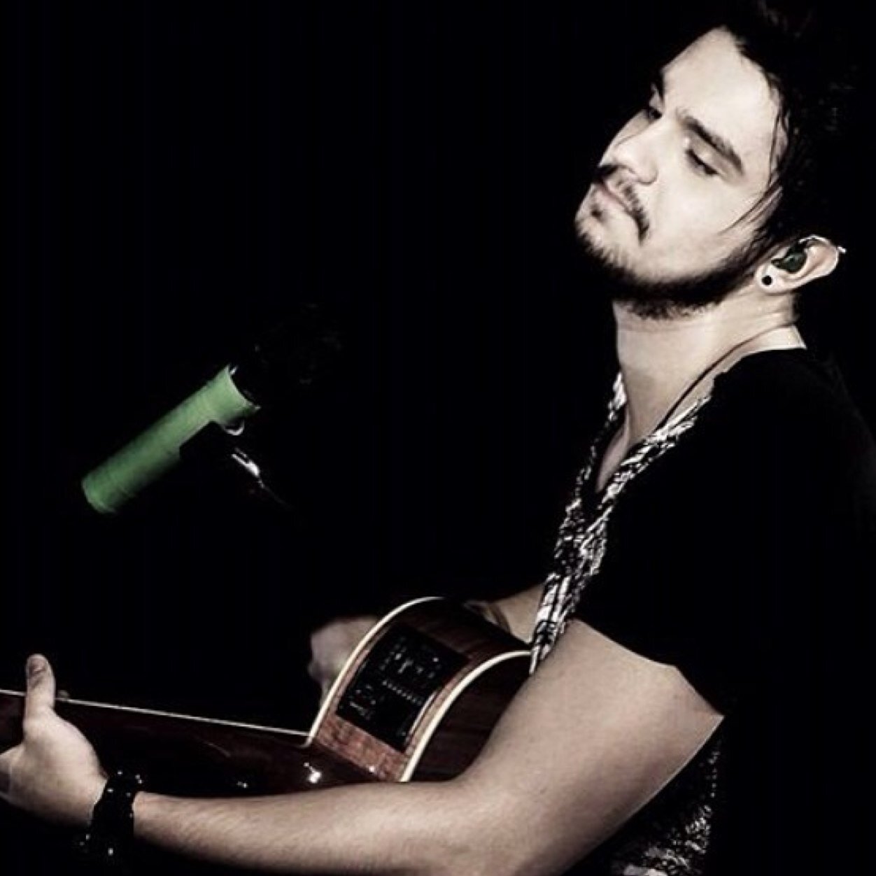 Fã Clube Oficial ∞ Twitter Oficial & ÚNICO - Desde 19/05/11 e Oficializado 16/11/11 || Recuse Imitações , para meu eterno príncipe @luansantana ♥