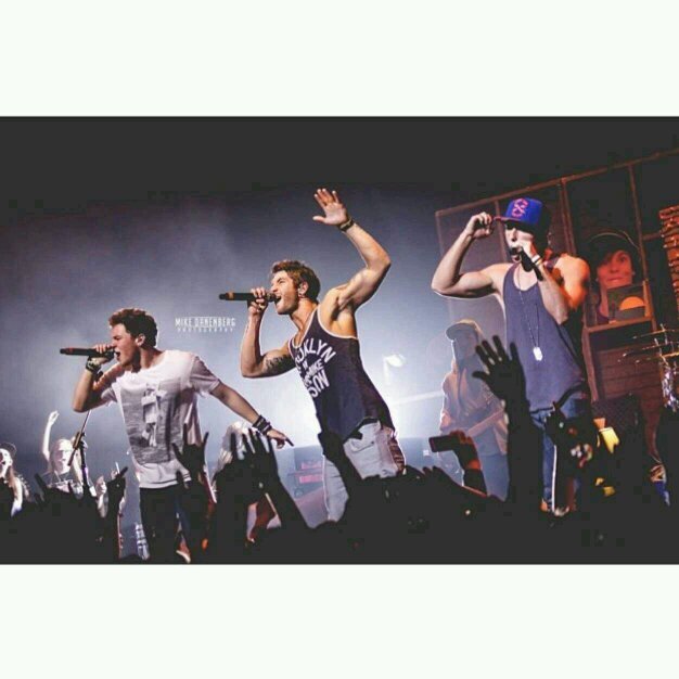 Follow @Spain_Emblem3, the official account of Emblem3 in Spain.