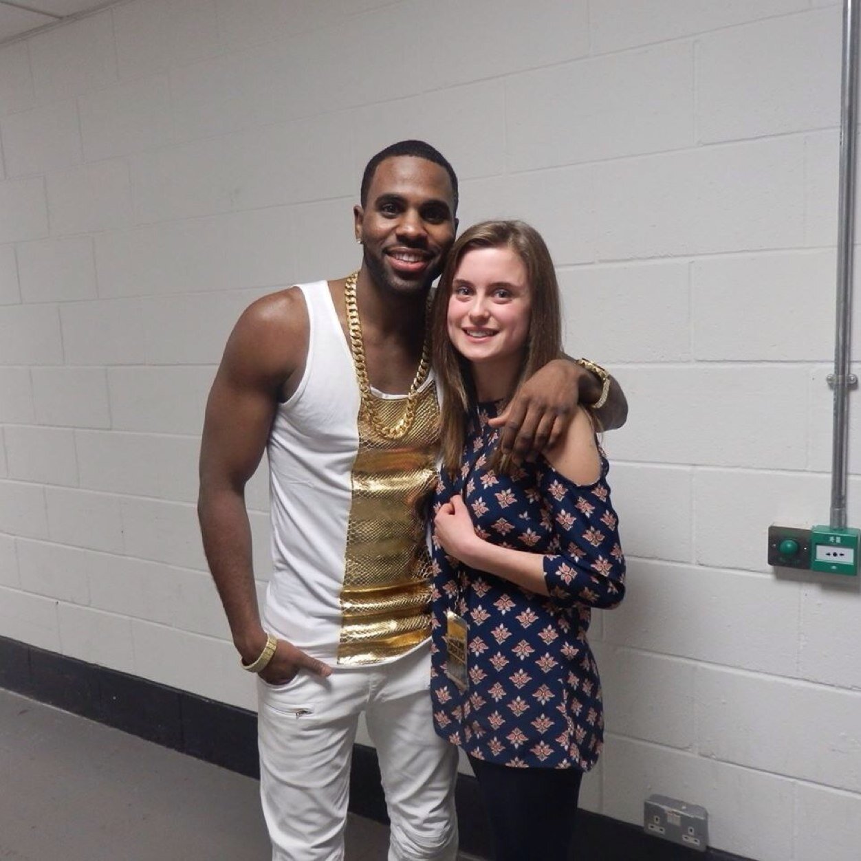 @jasonderulo followed on 12/4/12! Meeting jason on 22/03/14