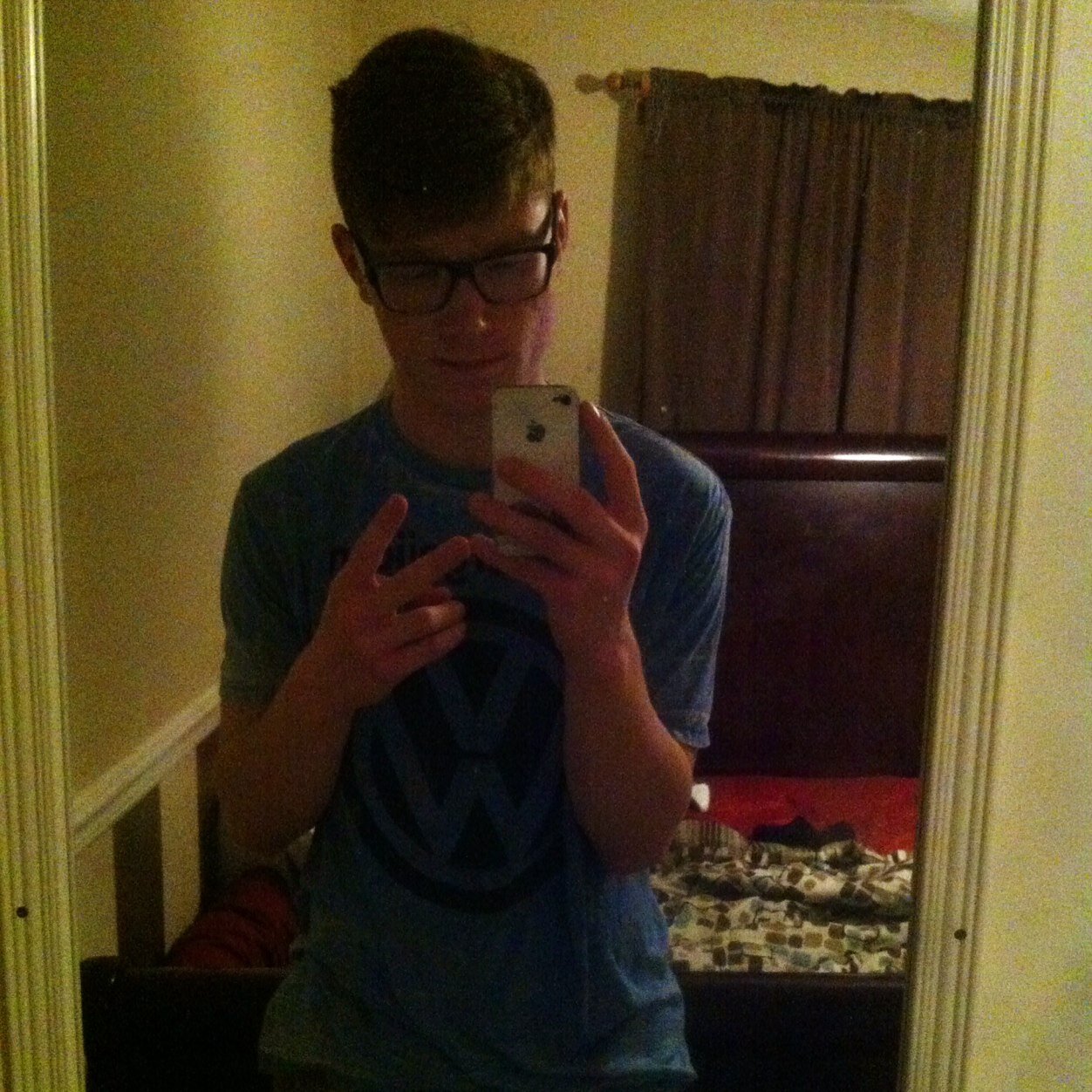 asdfkhbvkb's profile picture. Why not party?