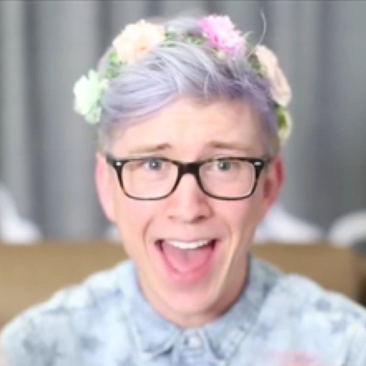 ImTylerOakley's profile picture. follow my real account @troylertoslay 
i follow back on the other one i promise