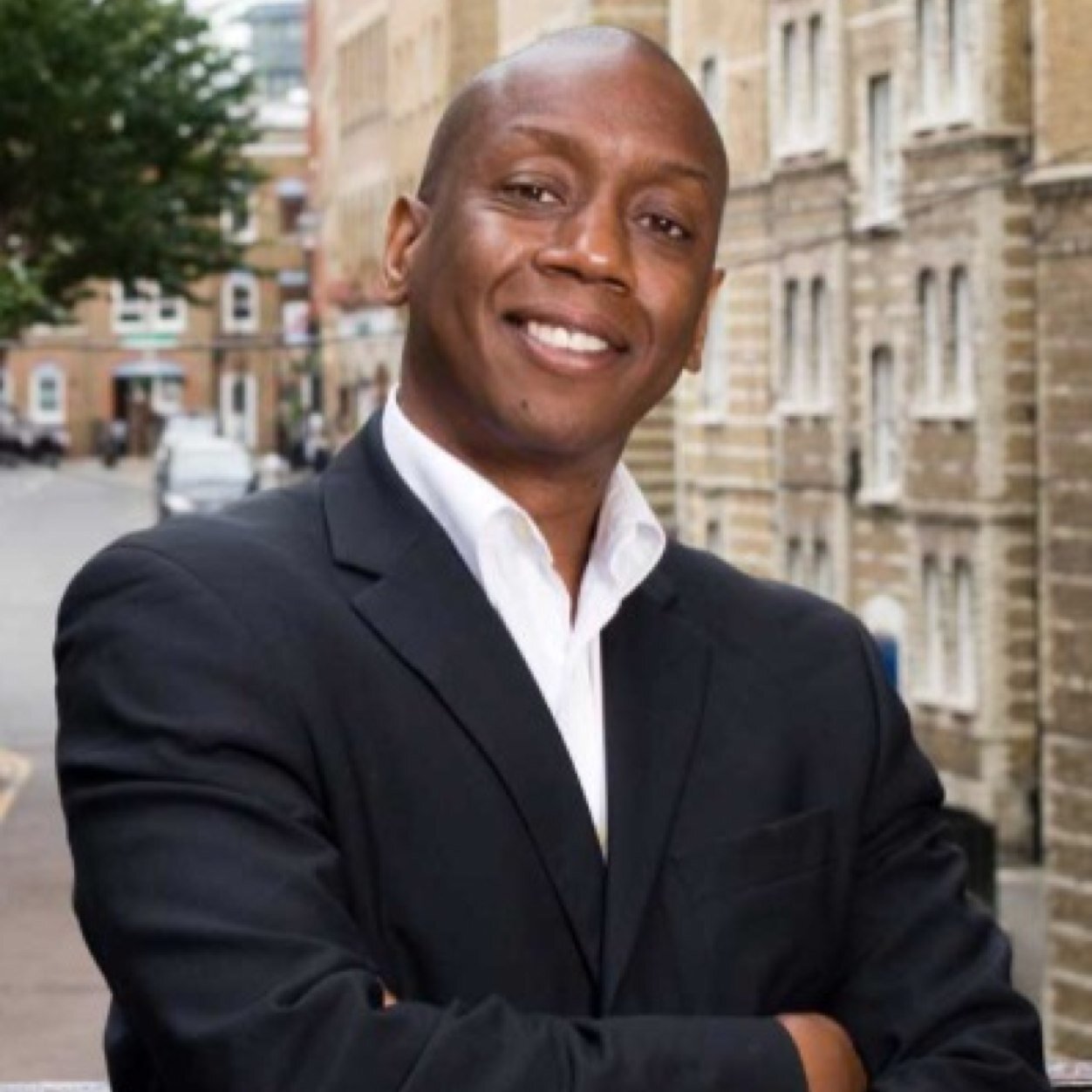 Commercial professional - B2B markets. Helping @londonchamber support organisations to connect, grow, and navigate external business challenges.