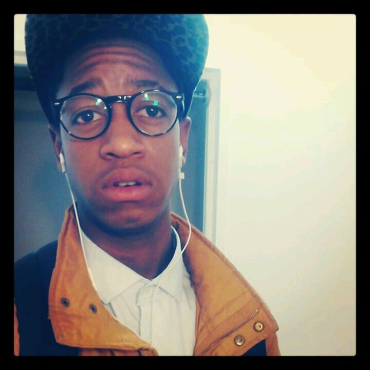 Sandro , Paris XVII , Entourloupe , la Ch*tte a miley , Joke LMGMTP Fumer,Tiser,B**ser