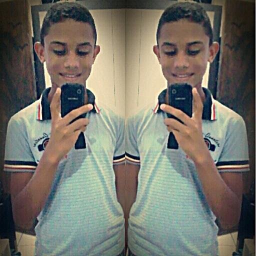 -Estudande 9¤ ano, fã de Glee e 5Harmony, Adoro ler !¡¿