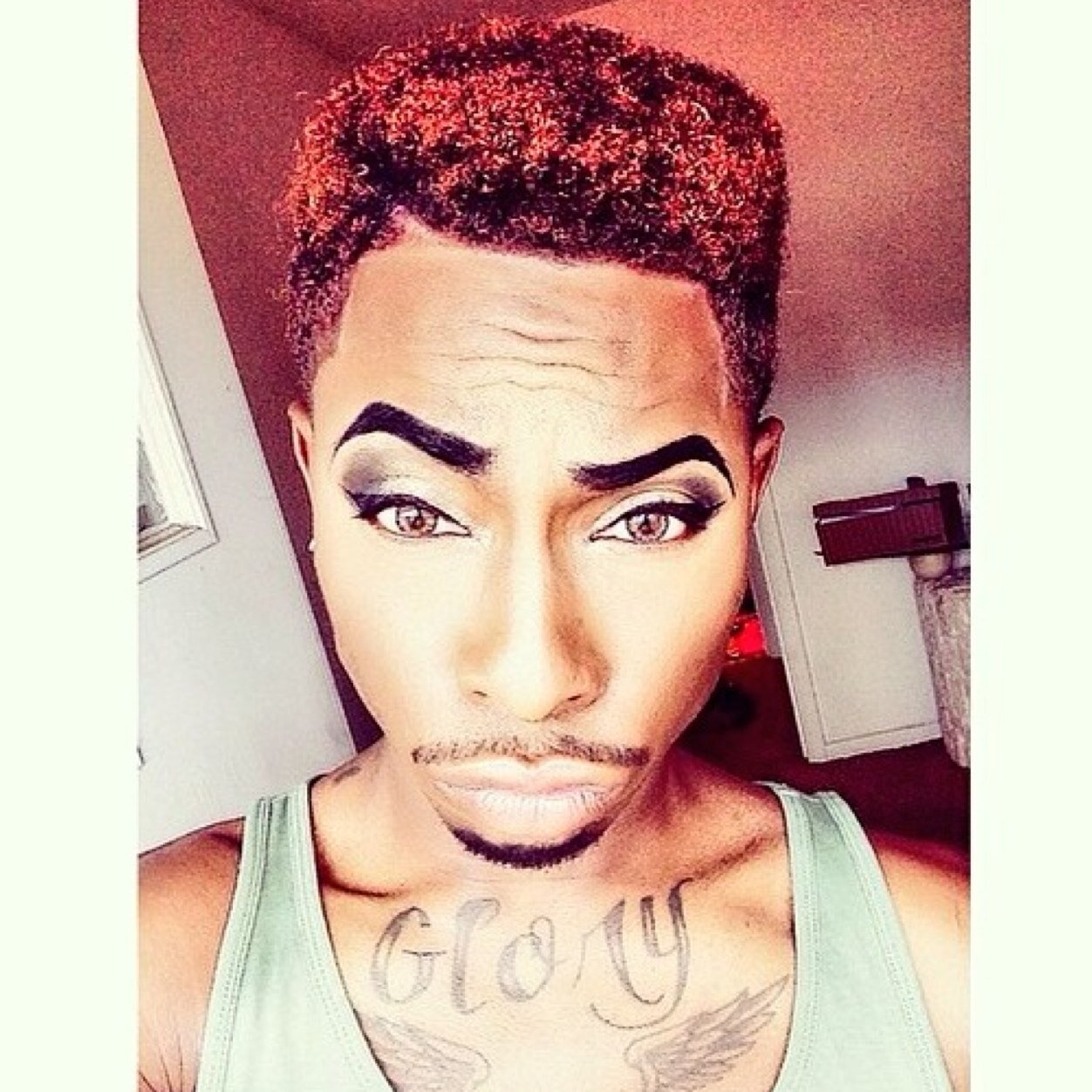 Aspiring makeup artist .. From charlotte nc ... Wanna lnow more ask also future drag superstar⭐️ i walked in the ballroom scene for my gay boys lol... Ugh