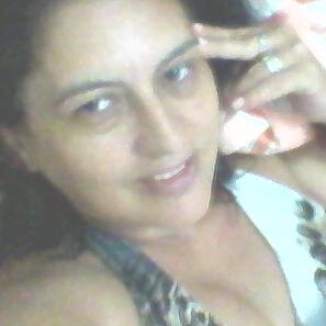 eu sou uma mulher simples,que luto pelo meu espaço na vida das pessoas que amo,e só quero morrer quando realizar boa parte dos meus sonhos!!!
