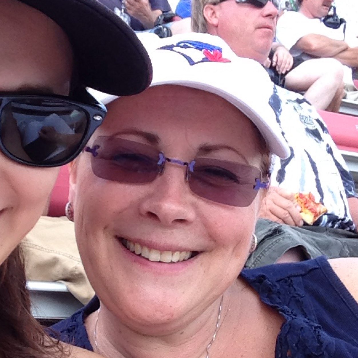hetherfly's profile picture. Packers Fan, Leafs Fan, Jays Fan.  Recovering hockey mom, swim mom, squash wife.