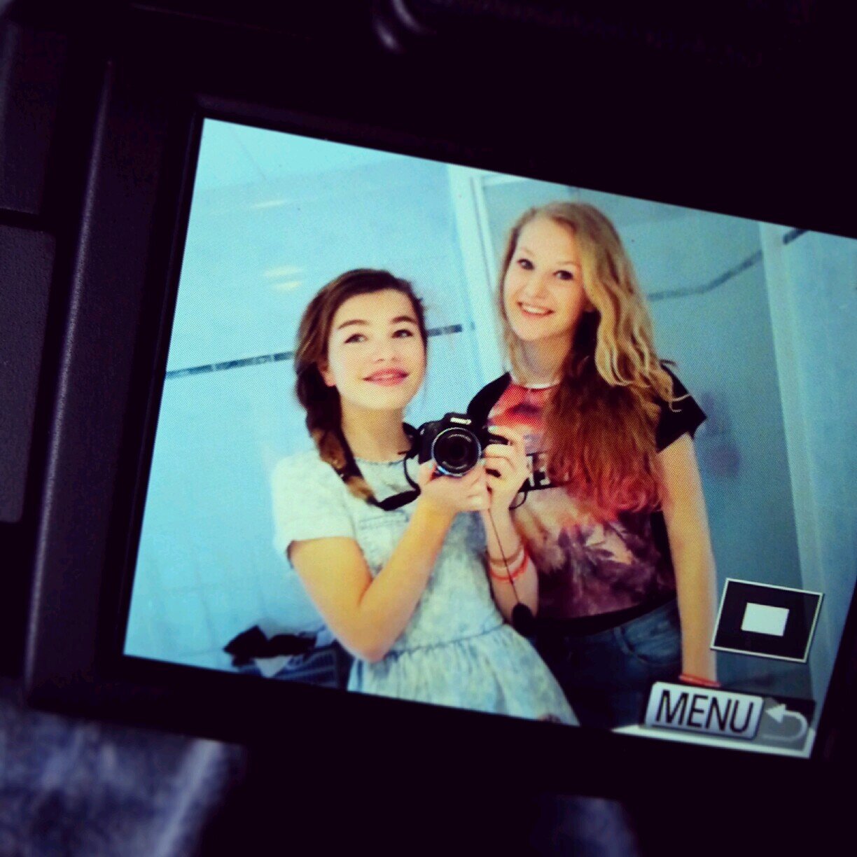 Ik hou van bands, bloggen, films, youtube & popcorn.