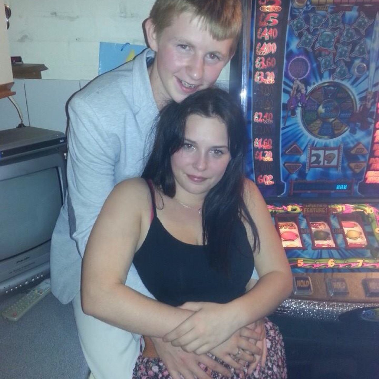 Follow my sexy boyfriend guys,but no begs or I'll hunt you down&kill you. He's gorgeous,funny&amazing,he'll also follow back:) MyBaby:* 25.9.12-forever.