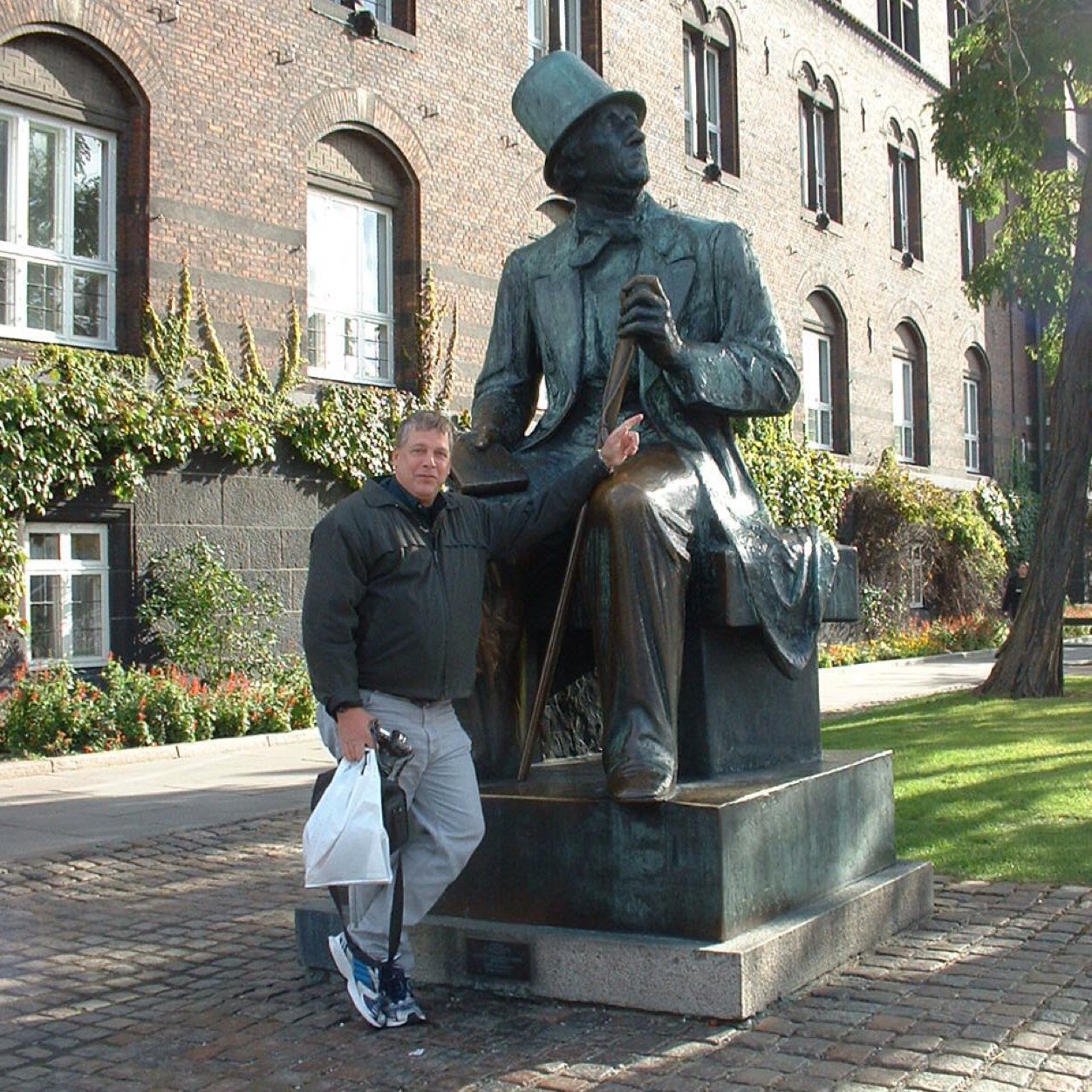 cnh115's profile picture. 