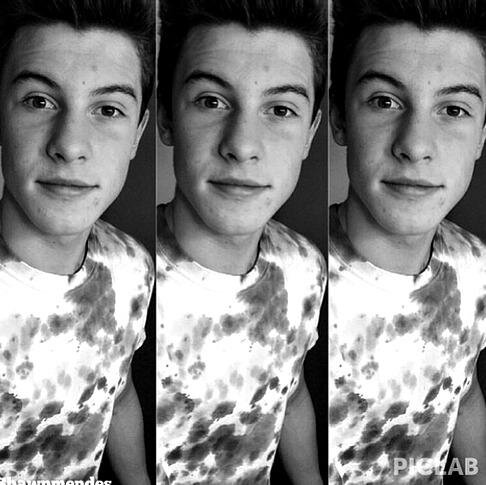 LizCastronovo's profile picture. bang bang