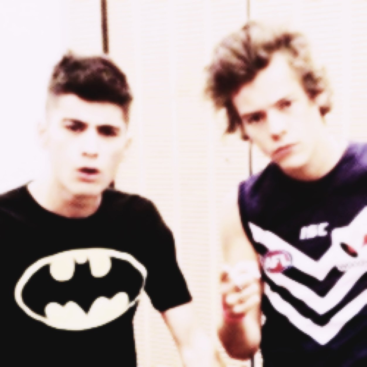 Go follow @Cumisha1D