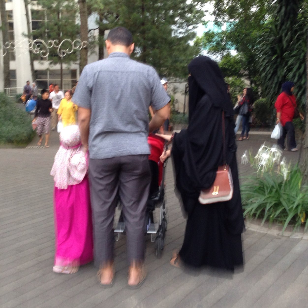 selalu menjadi ayah dan suami yg baik!