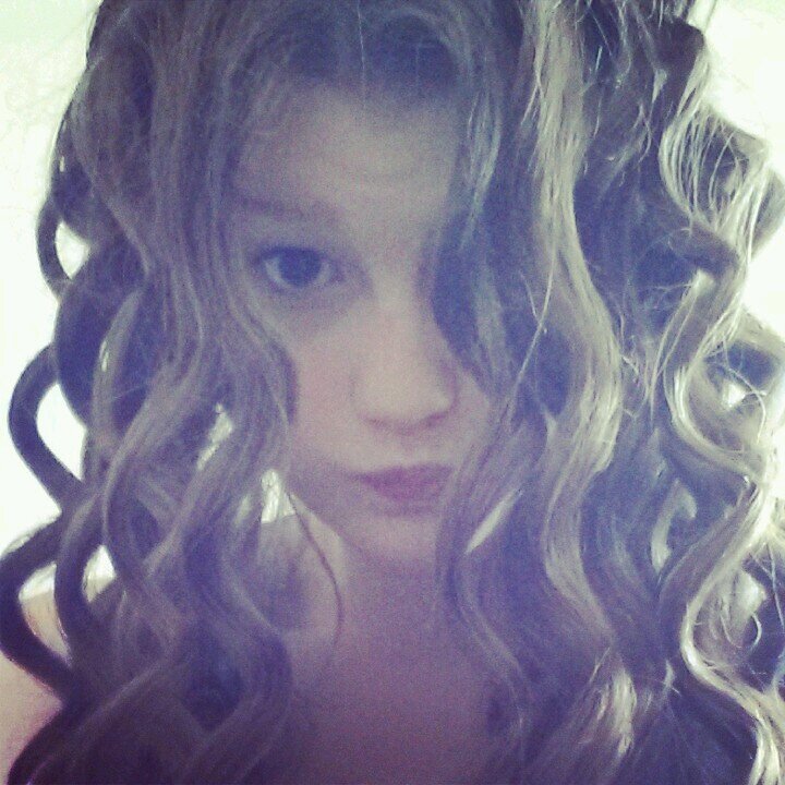 I'm Ivy  I love singing and cooking
