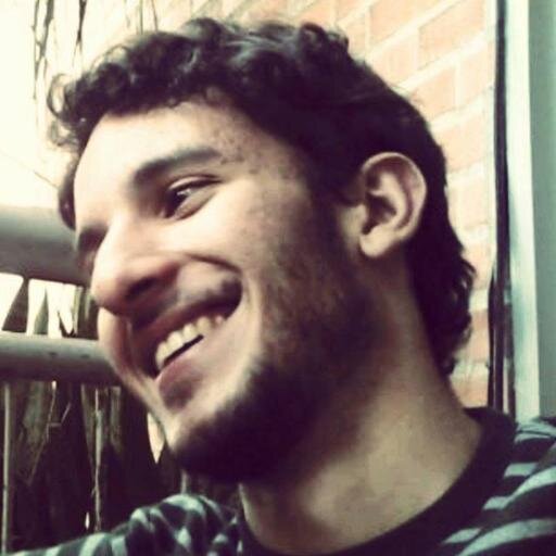 Magíster Literatura. Español, inglés, italiano... Béisbol, Yankees, Real Madrid, Caribes. Centrista, con sentido común y, sobre todo, venezolano.