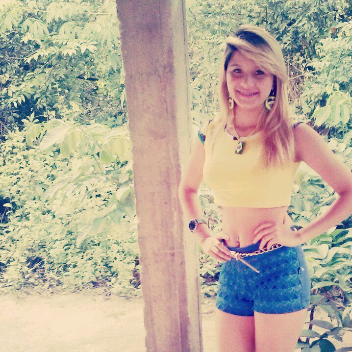 As pessoαs me julgαm, sem αo menos conhecer… ninguém me conhece tαo bem ao ponto de sαber tudo que se pαssα pelα minhα cαbeçα.#