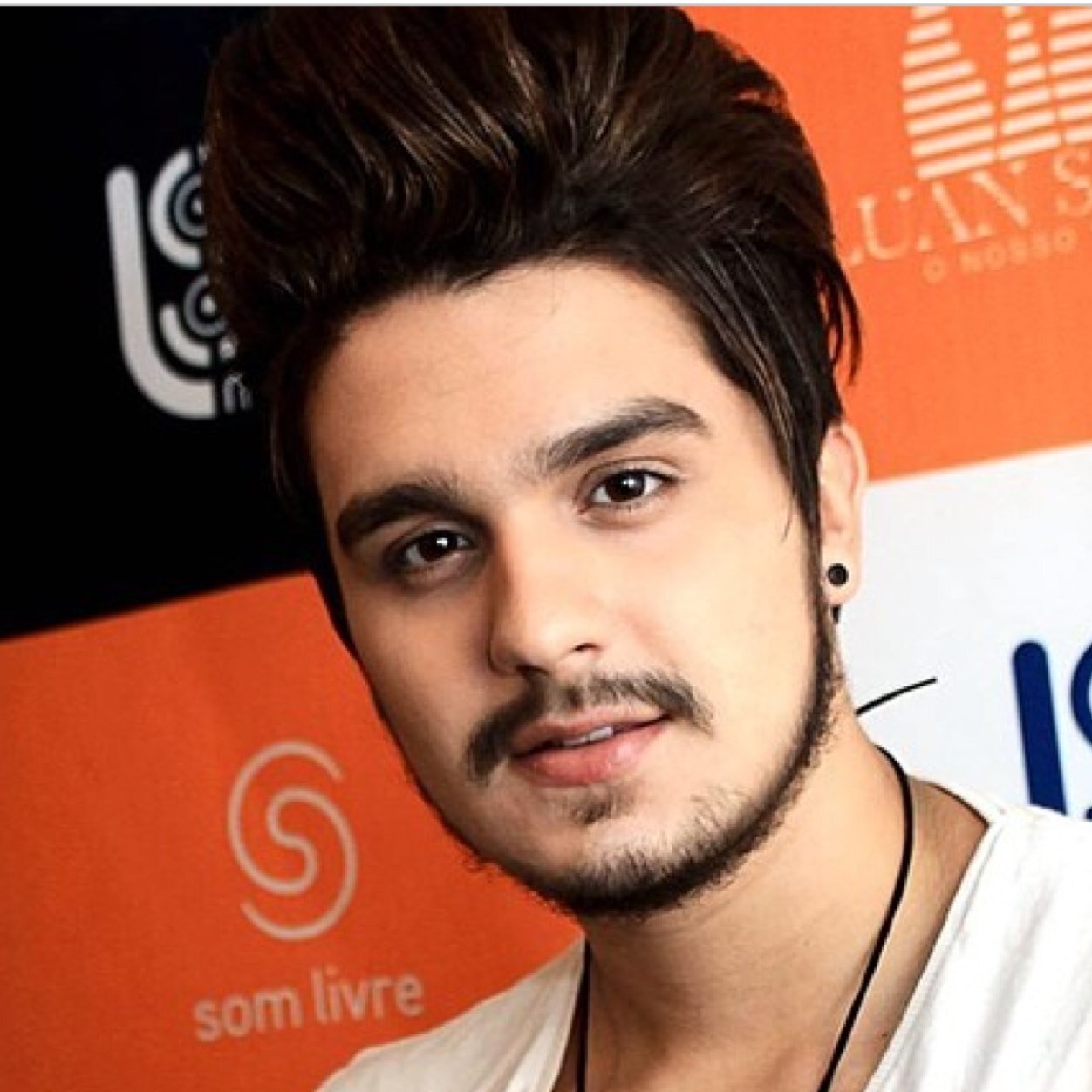 Since:29/05/2011 @luansantana Eu ainda acredito que um dia eu vou chegar bem perto de você, e dizer o quanto eu te amo. Luan seguiu: 10/11/11 ♥