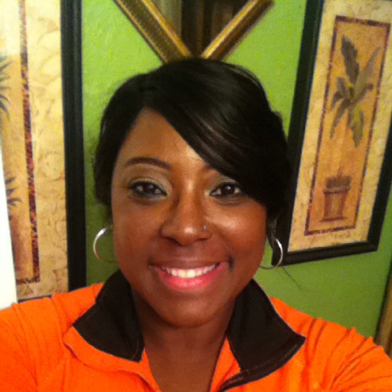 MOMONEYTANYA's profile picture. 