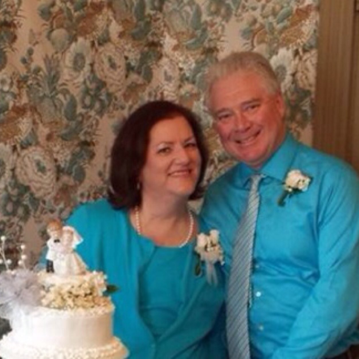 codom_odom's profile picture. Christian, married to sweetheart Tim, mom and Coco to kids and gkids! Love teaching science and social studies and writing!! Servant to all!