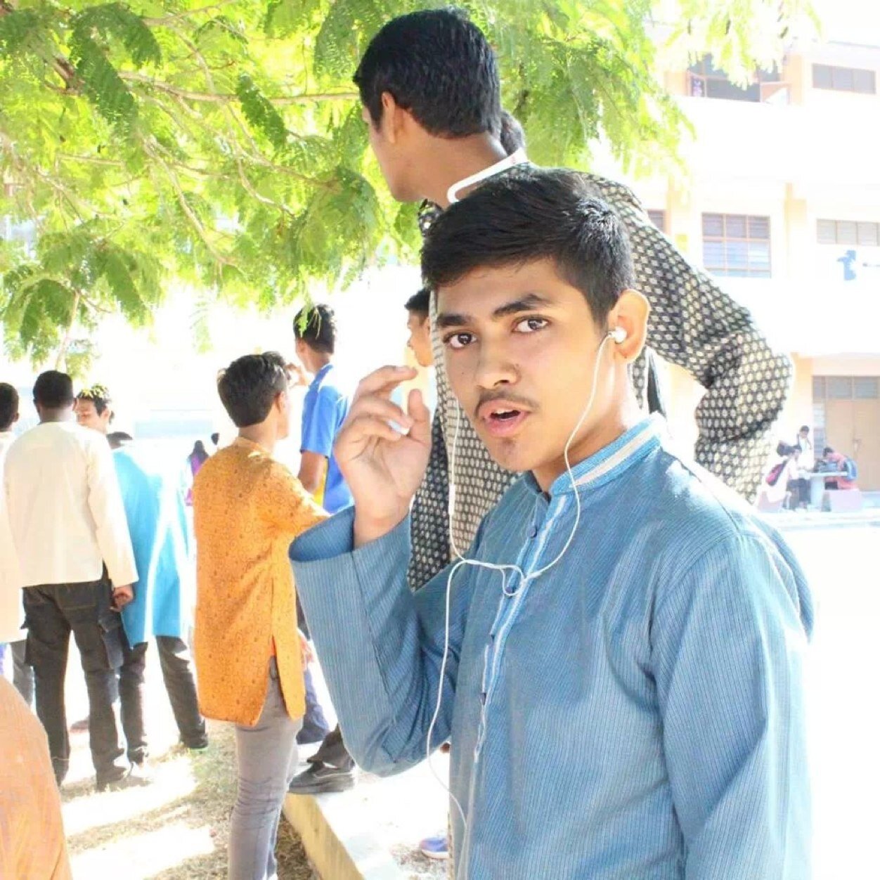 I m 17 years old! !!! !!! Singer,student & rapper. SMKK BRAT.. Add me in fb
Axl Xherdan Jung!
