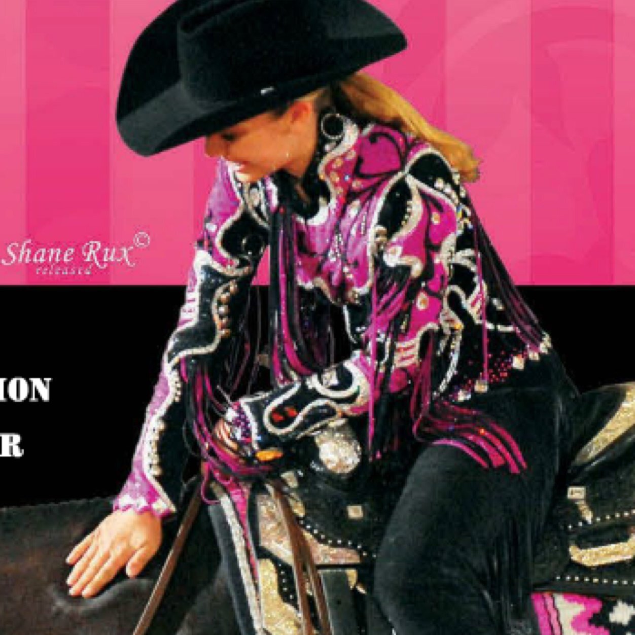 Tweet me all your show tack and clothes you have for sale! Or anything you are looking for!! I will retweet it or post it for you!!
