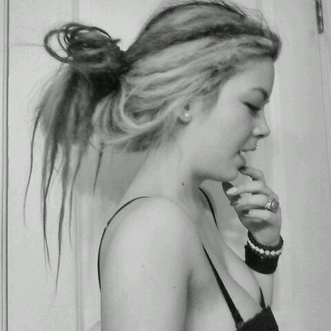 kaaaabs's profile picture. hate green day, love mondays