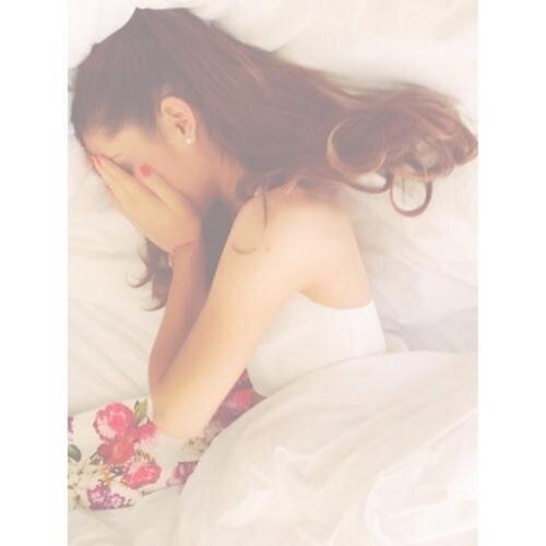 obsessed over ariana grande, true selenator and belieber since always