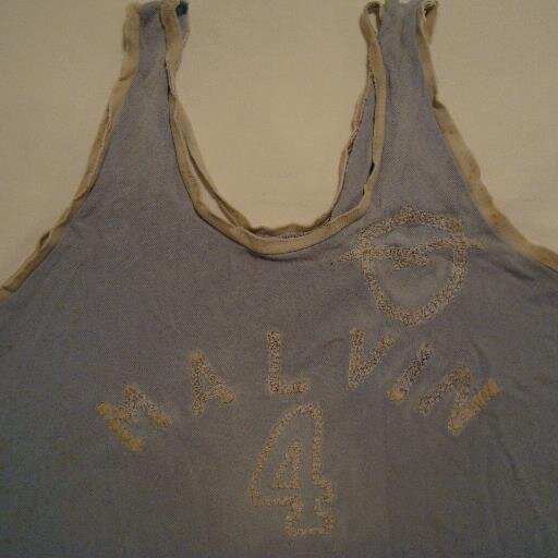 Jubilado, mi señora , 3 hijos , 4 nietos, y una familia, que más.....ser hincha del dueño de la playa MALVIN y bolso.