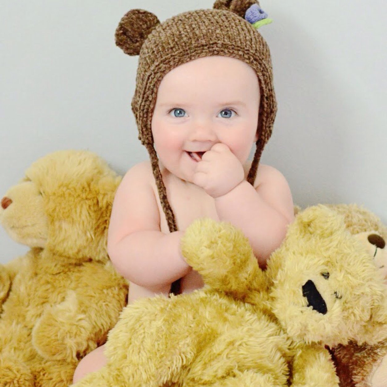 Capturedmoment9's profile picture. Photographer at captured moments photography. http://t.co/cfhmSX67qD Mother of two little girls.I love photography, gardening, reading, & diy projects.