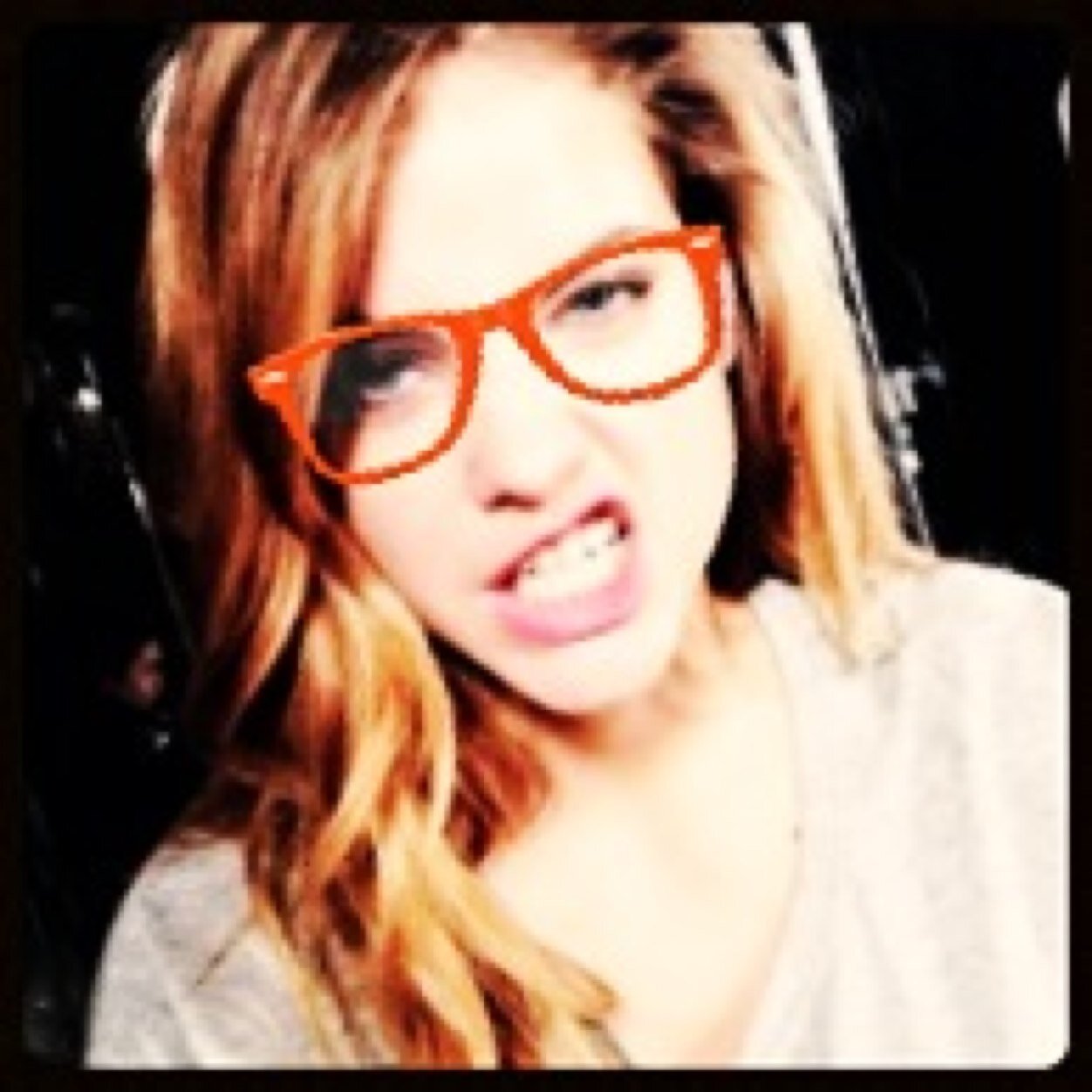 FOLLOW  @zayngirI1d