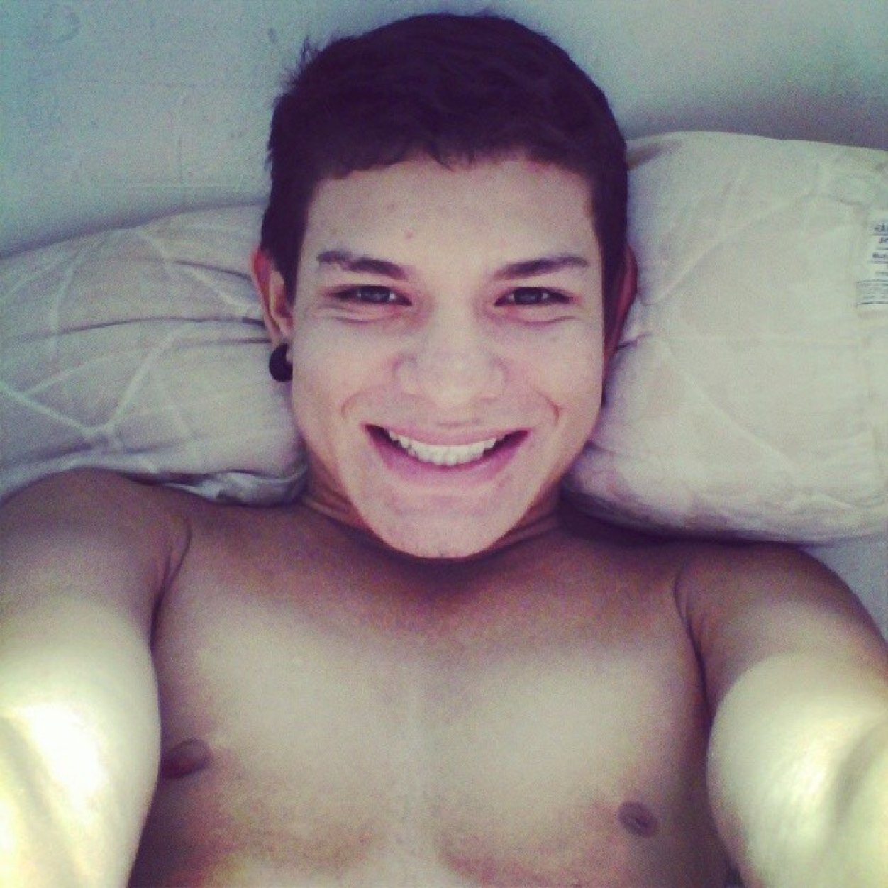 (NÃO FORÇO SIMPATIA PRA NINGUÉM) ↘ Flamenguista ↘ Sgn:peixe   ↘ sincero ↘ Humilde ↘ Lindo ↘ orgulhoso ↘ gostoso ↘ciumənto↘possəssivo ↘ ignorante quando precisa.