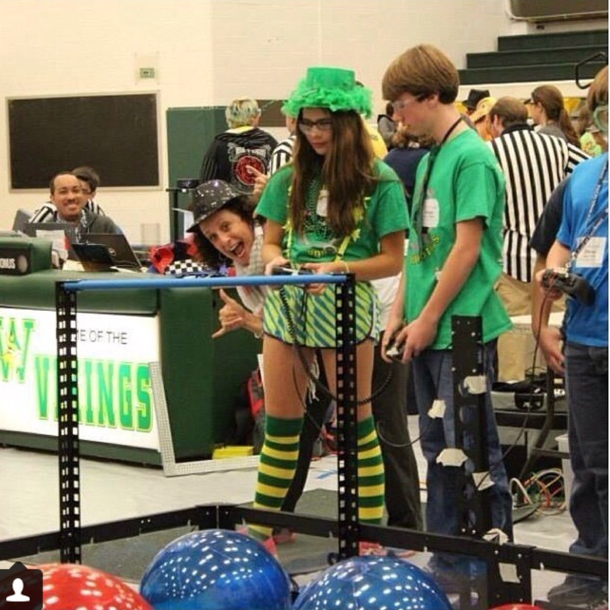 We are Team 1489A of Bull Run Middle School Robotics competing in this year's VEX Toss Up. Excellence Award at States! Total Award Count (2014) ~ 10 total