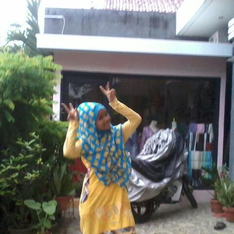 Islam!!! sangat nge-FANS kak VEAN MARDHIKA 
I really like the kak Vean mardhika
kak Vean handsome, sweet