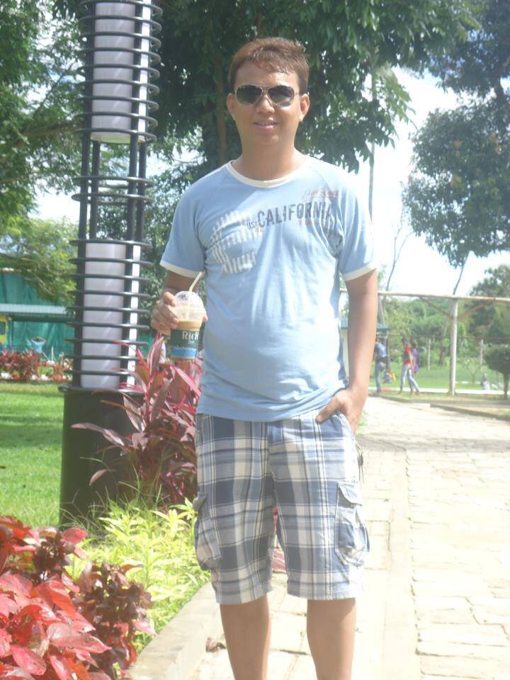 aungtnaing82's profile picture. 