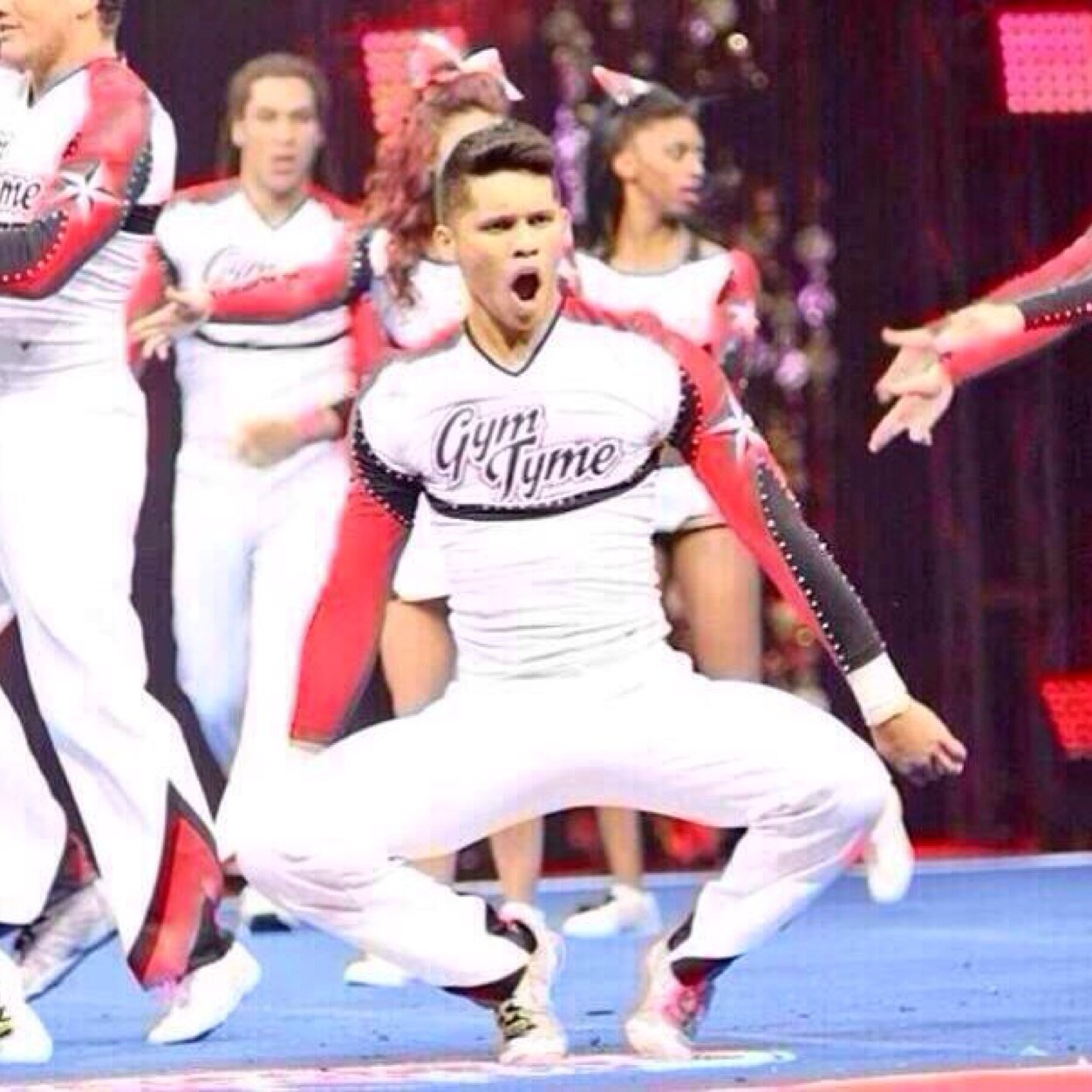 16 | Varsity Male Cheerleader | I like guys. | tweeting all things chedf, and my crazy life.