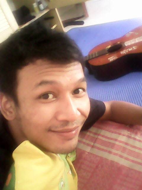 Allah SWT ^ Muhammad SAW ^ mymom & mydad ^ myBigFams ^ ndut ndah ^ 6th strings guitar ^ mybelovedson ^ musician ^ acmilan ^ 08 april 1989 ^ aries ^