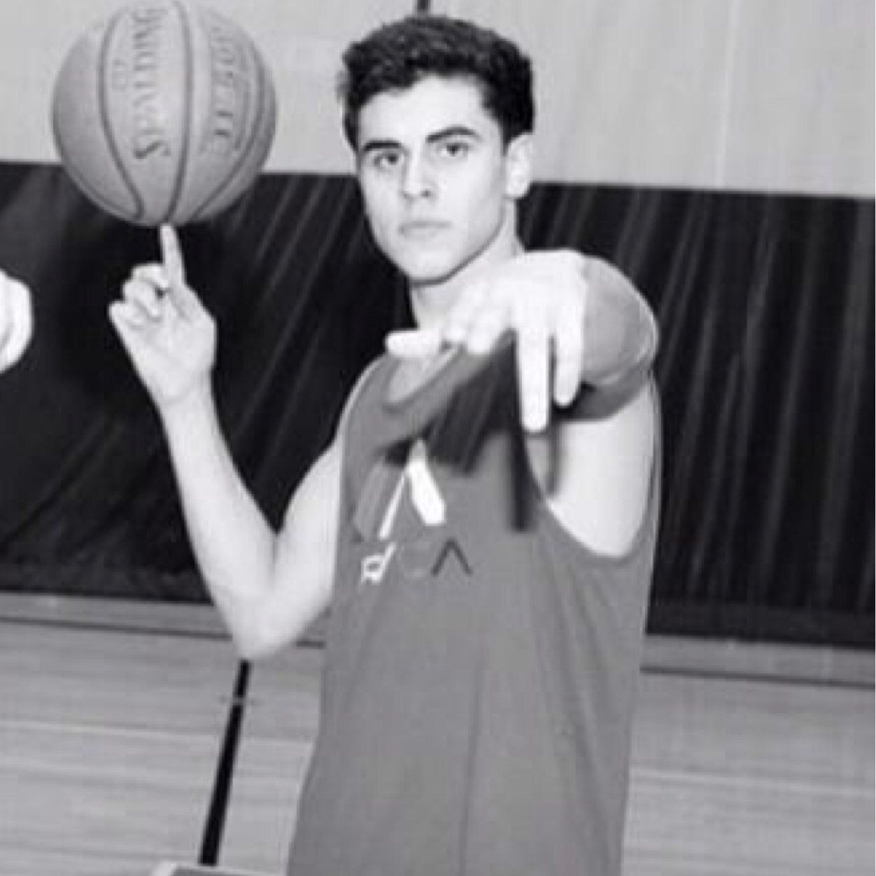 Everyone follow @tanteenz 0/12 Jack G. ~ Cameron ~ Matt~ Shawn~ Tryna get to 800 followers follow back or ill unfollow