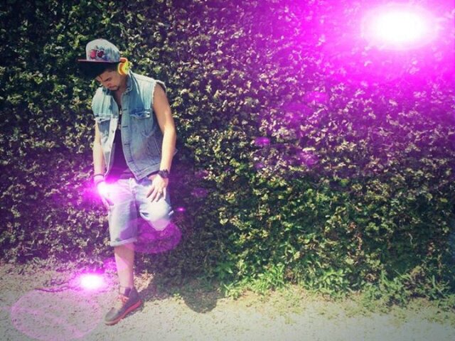 @PoetaCalle SOY DE LA GRan FAMILIA  CALLEJERA ;ENVIDIOSO EL K CRITICA  #ELSEÑORESMARAVILLOSO #FAMILIACALLJERA..