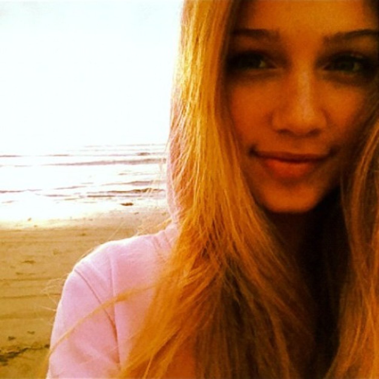 Can't promise that I won't be broken. But I swear that I will never leave. [ HungerGames | RP ]
