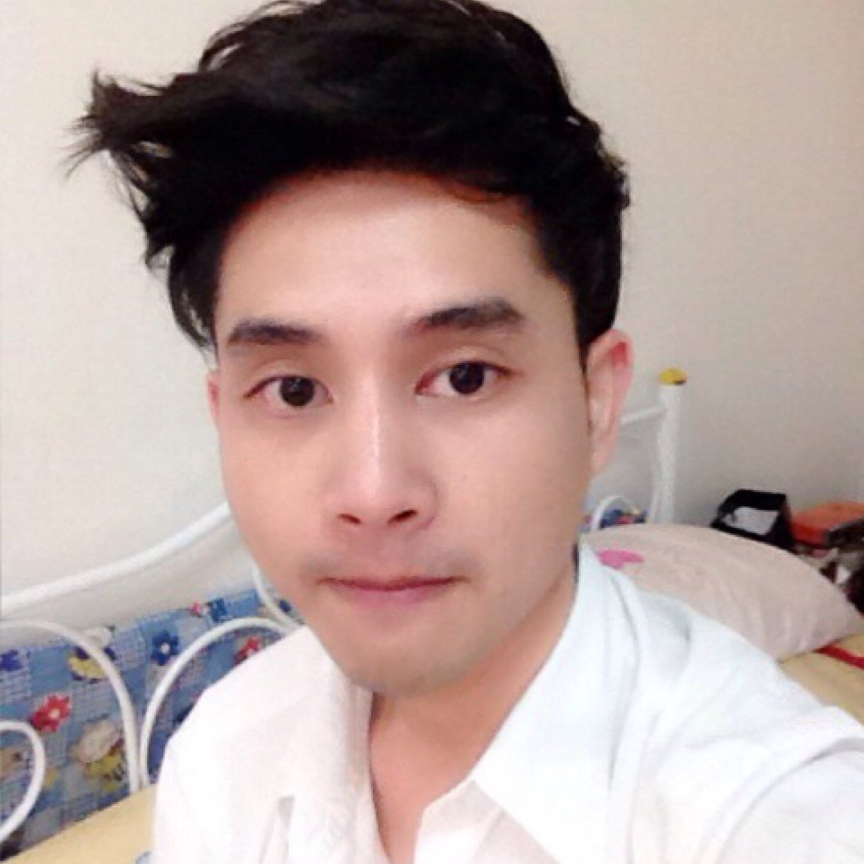 danalzar's profile picture. 