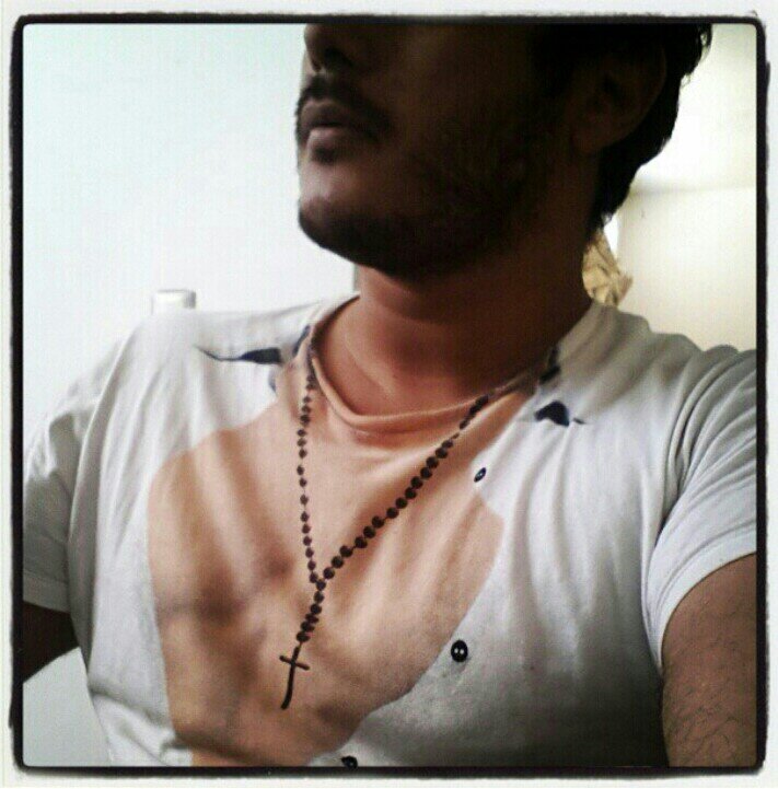 AlceMuchoTiempo's profile picture. La amistad es como orinarse en los pantalones . Todos lo ven pero solo tu sientes el calor.