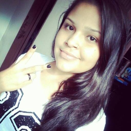 “Você chora sem motivo? Então, sorria sem motivo -                                        Lovatic  ✌