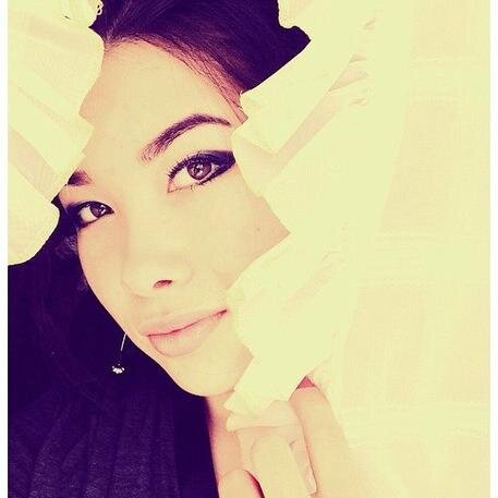 Ученица 11 класса. Позитивный и жизнерадостный человек!! And I love my life=)