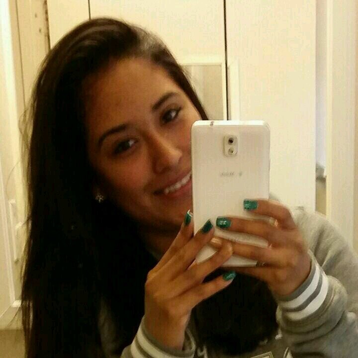 awesomeyessi24's profile picture. 