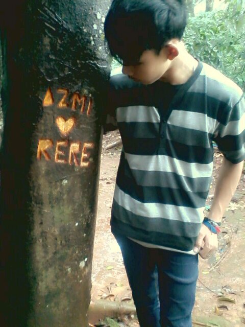 Engaged to: @RereazharB :* 11_11_13 :* {} \\TKJ2 SMK Bina Pendidikan3\\ indah ketika pasangan sudah bisa saling menyayangi dan mencintai tanpa rasa bosan {}