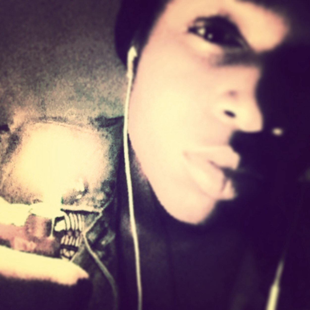 VividVisons's profile picture. Lately , i've been feelin' invincible .