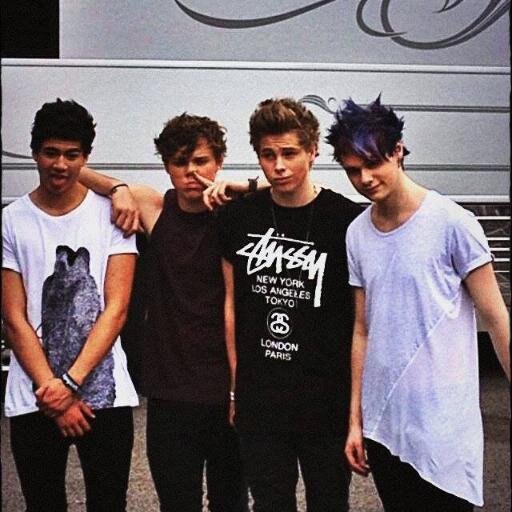 I love 5 seconds of summer, addicted to all of them mashton and cake forever :) FOLLOW ME 3 I need Luke, Ashton,Michael and Calum to follow me 3 :)