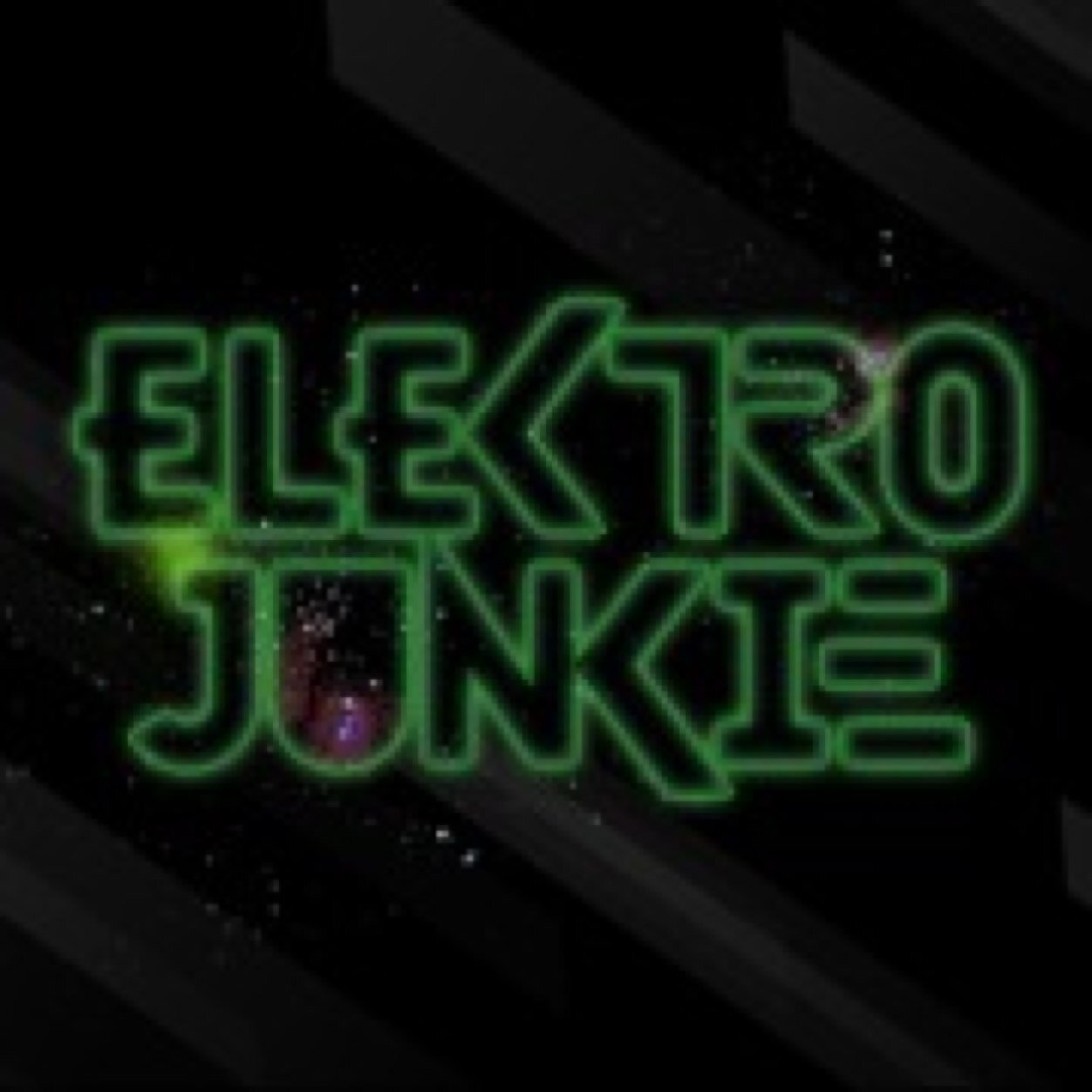 エレジャン＝ELEKTROJUNKIE atオンジェムのアカウントです。イベント情報、お得なディスカウント情報など色々つぶやきます