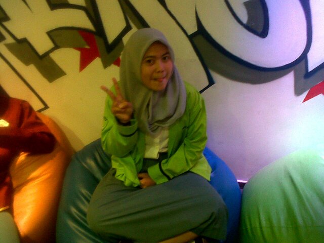 sentikaindah's profile picture. 